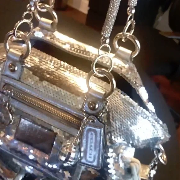 Auth Coach Poppy Silver Sequin Spotlight Tote Bag Medium Great Condition Vintage - Picture 11 of 17